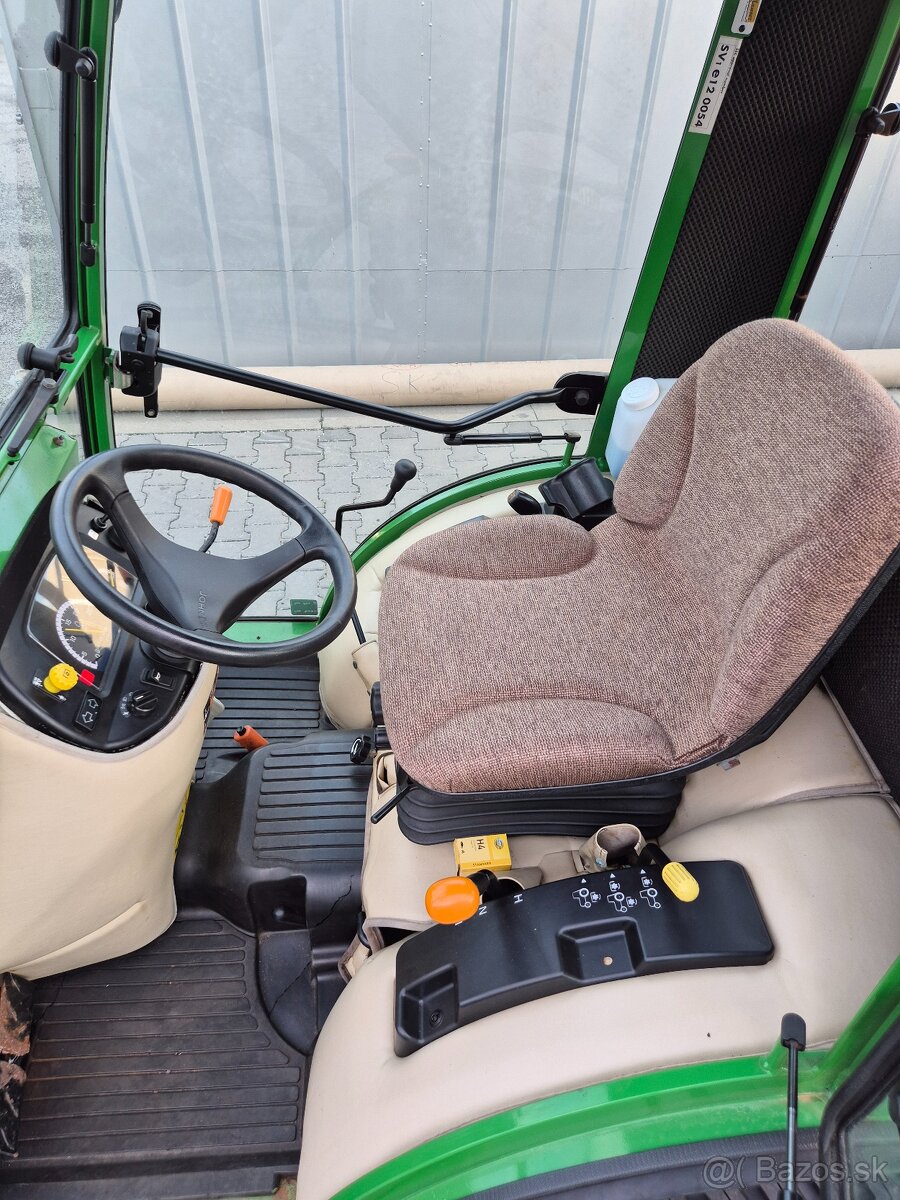JOHN DEERE malotraktor, zimní údržba, 4x4 - 12
