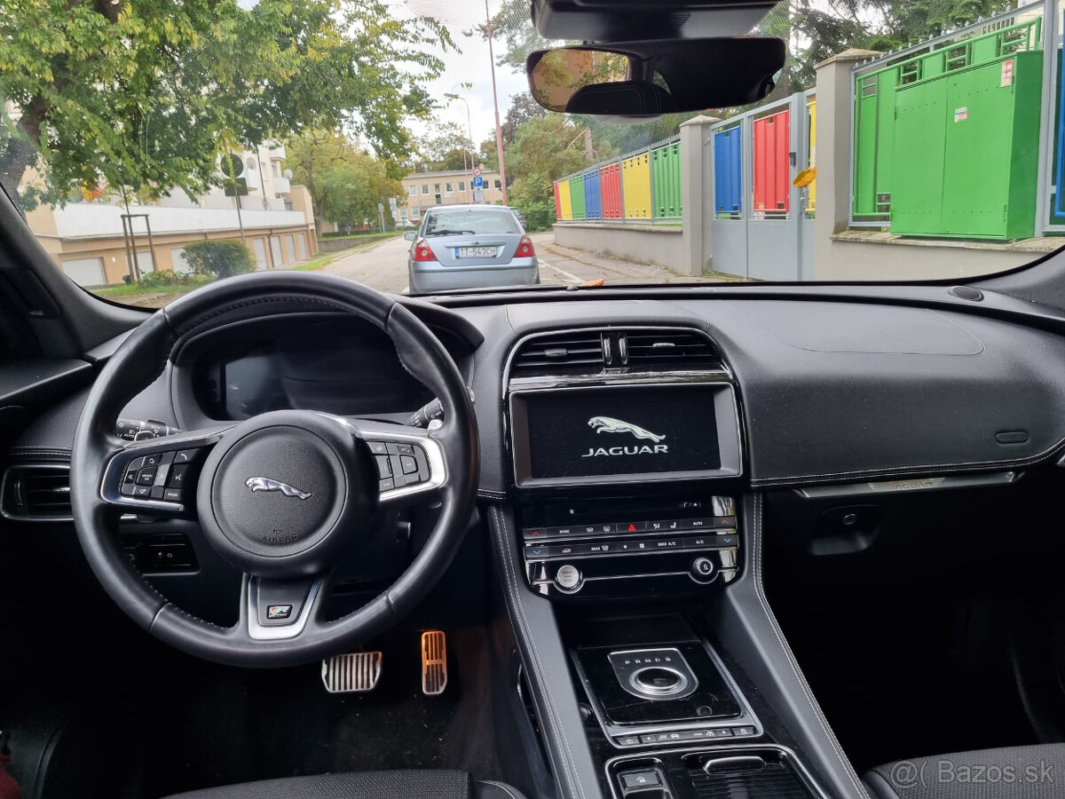 Jaguar F-Pace Jaguar F-Pace 3.0D V6 R-Sport AWD A/T - 12