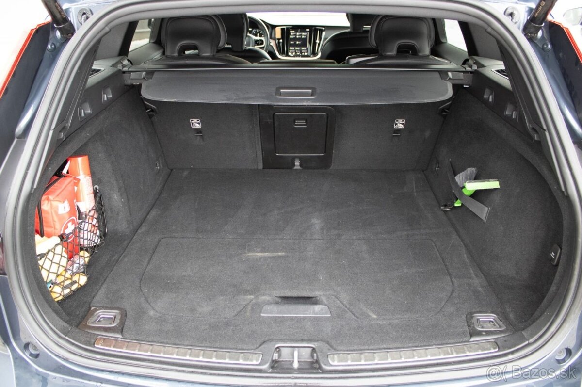 Volvo V60 Cross Country D4 AWD Pro AUTO. - 12