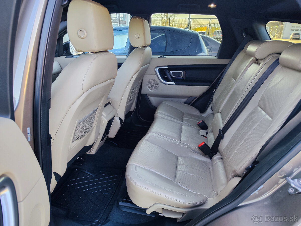 Land Rover Discovery 2.0L TD4 HSE AWD A/T - 12