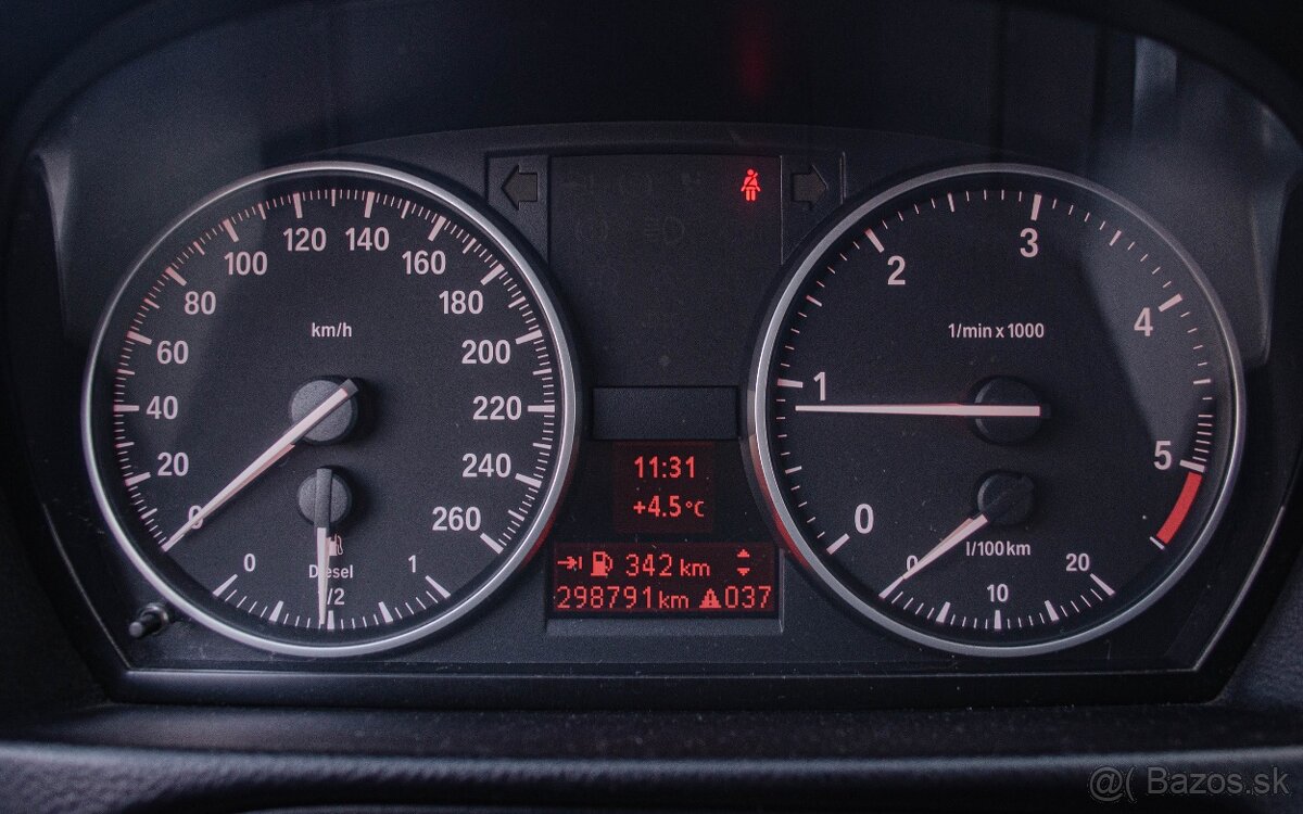 BMW E90 320d xDrive - 12