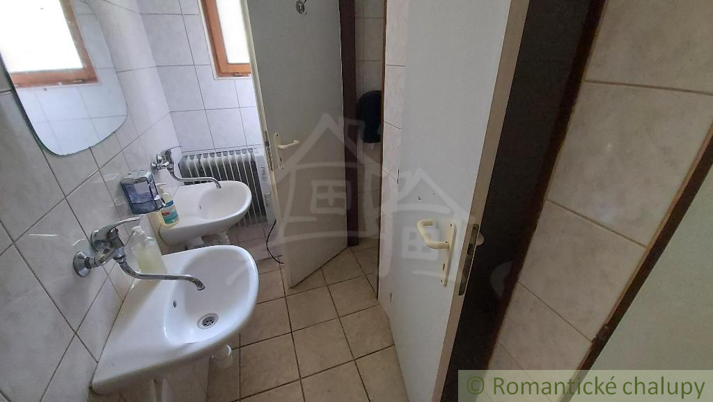 Chata na vlastnom pozemku obklopená lesmi Myjavské kopanic - 12