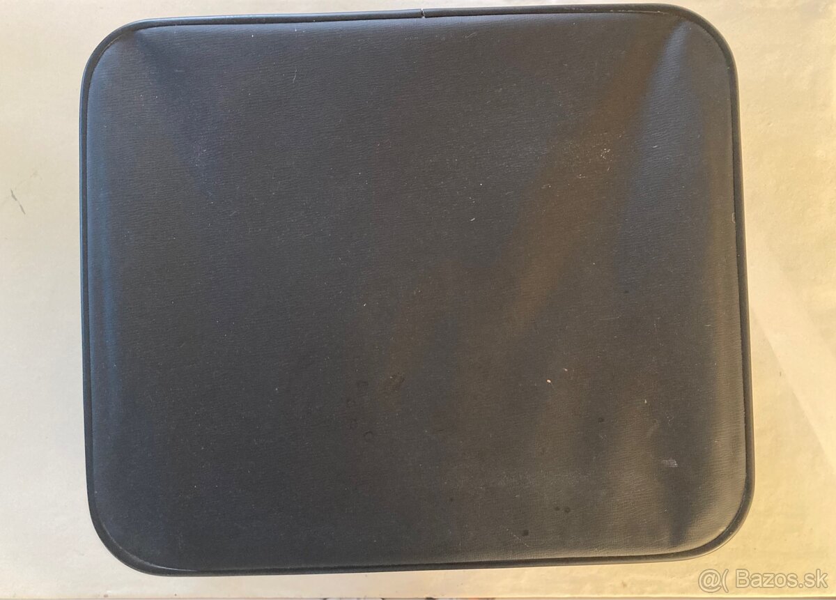 Písací stroj s kufríkom - 12