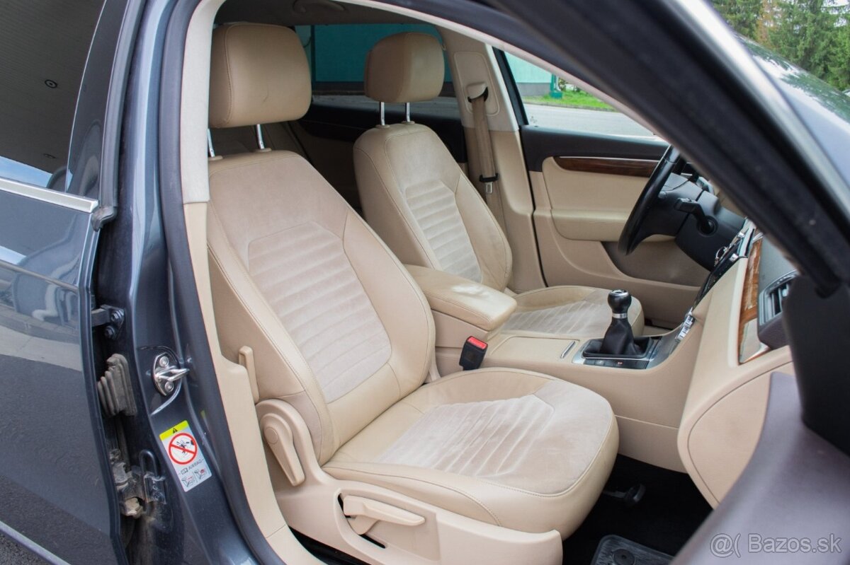 Volkswagen Passat Variant 2.0 TDI BMT Highline 4MOTION - 12