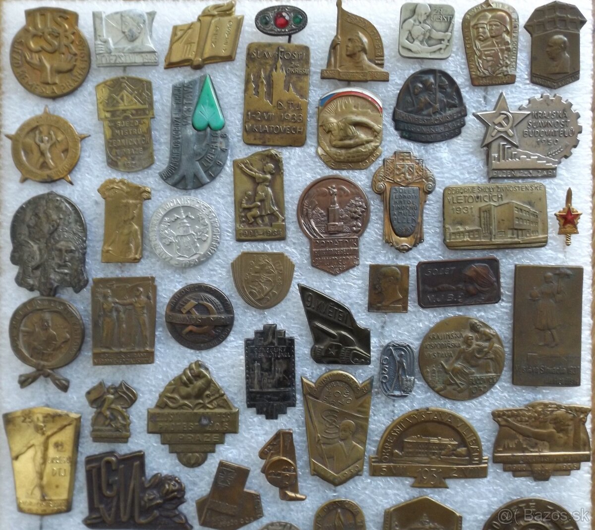 rozličné druhy - odznaky - 12