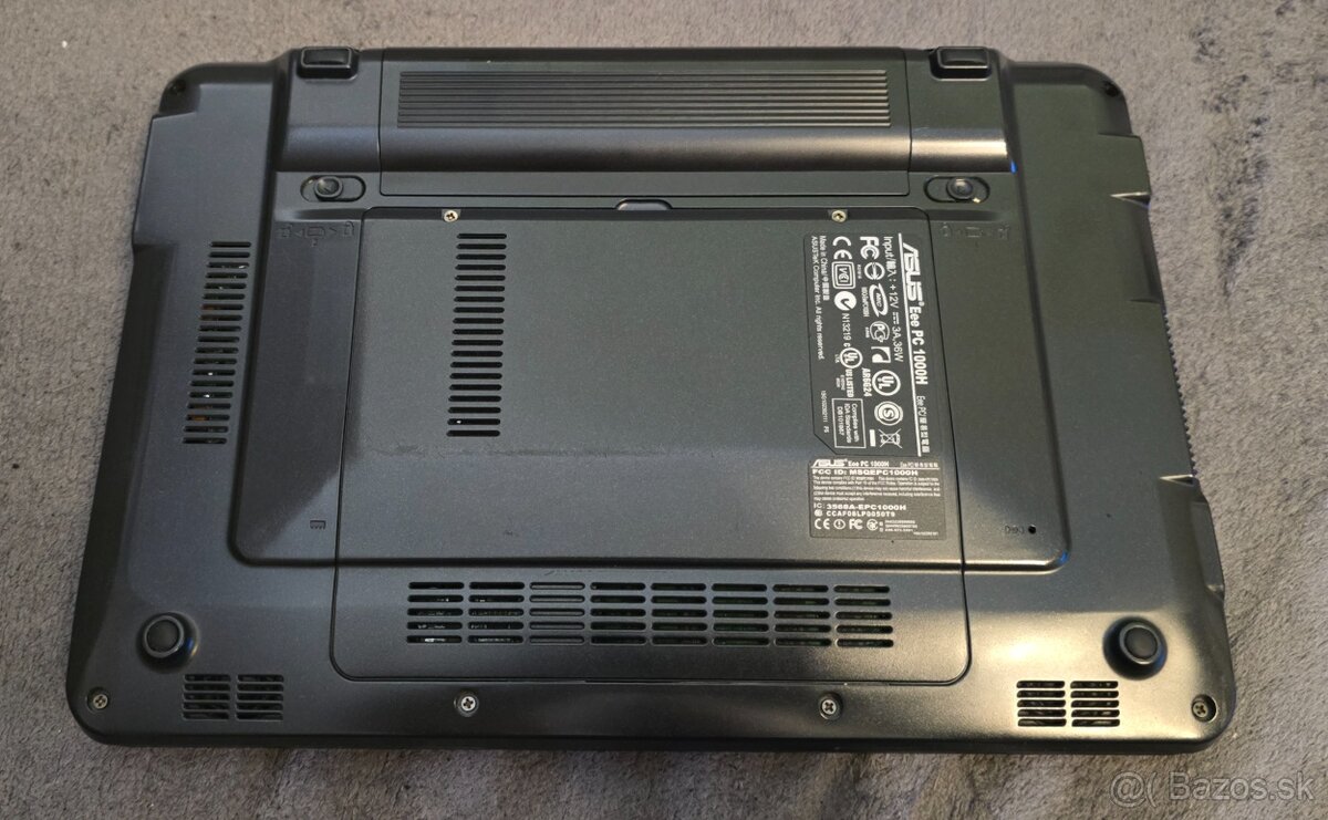 Lenovo Z546 a Asus Eee PC 1000H - 12