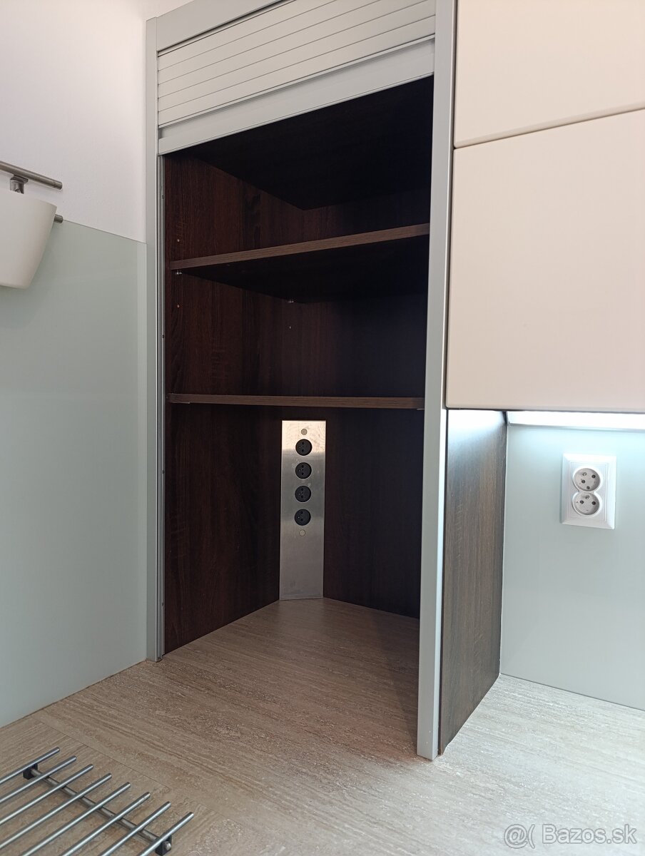 3-izbový byt s balkónom v obľúbenej časti Hlín - 12