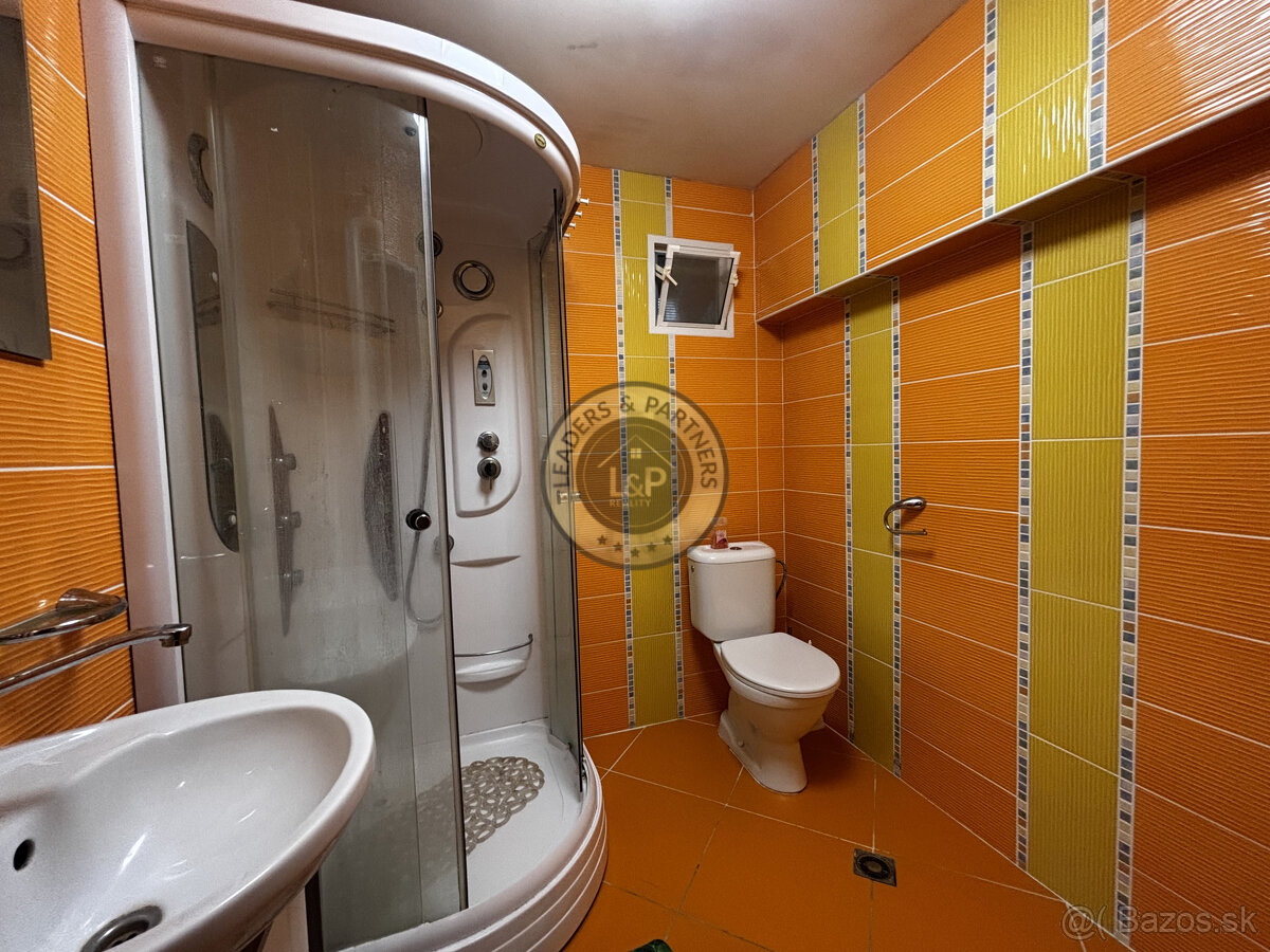 Rodinný dom s 2 bytovými jednotkami NA PREDAJ, VAJNORY - 12