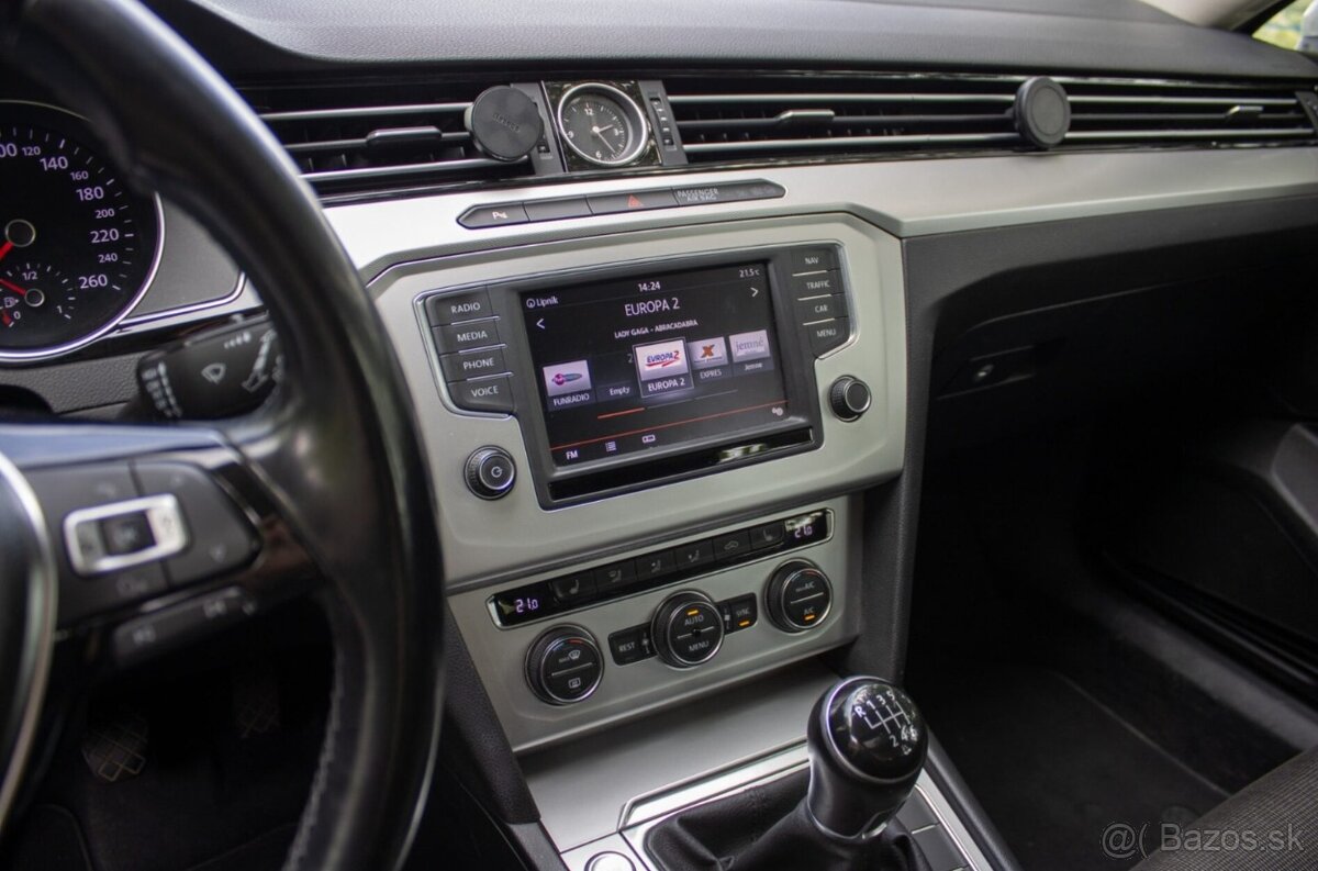 Volkswagen Passat Variant 1.4 TSI 110 kW - 12