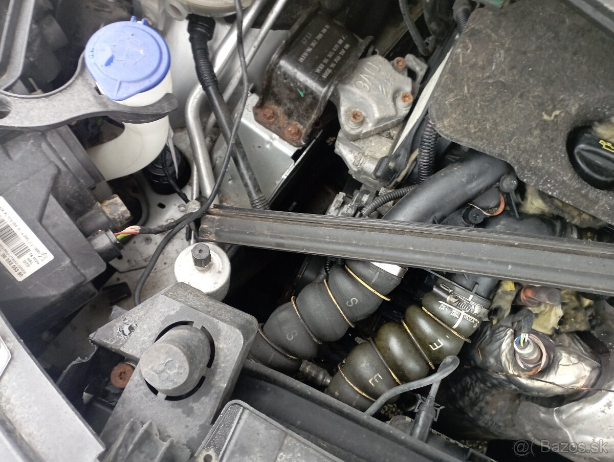 Peugeot 3008 1,6 HDI,84 kw - 12