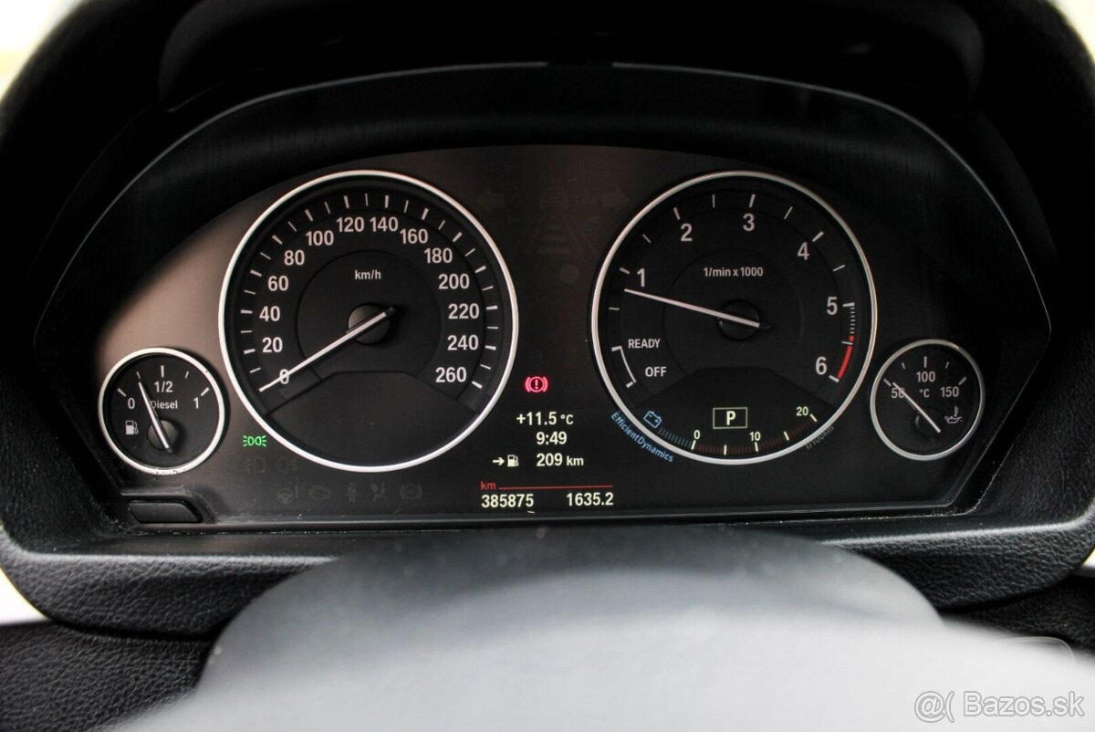 BMW Rad 3 Touring 320d A/T 135kW - 12