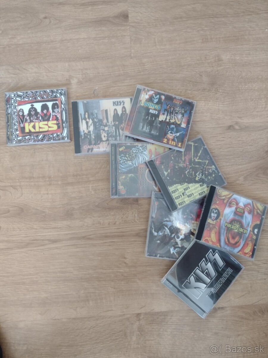 Predám 8ks CD KISS - 12
