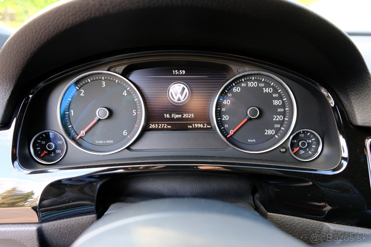 VW Touareg 3.0 V6 - 12