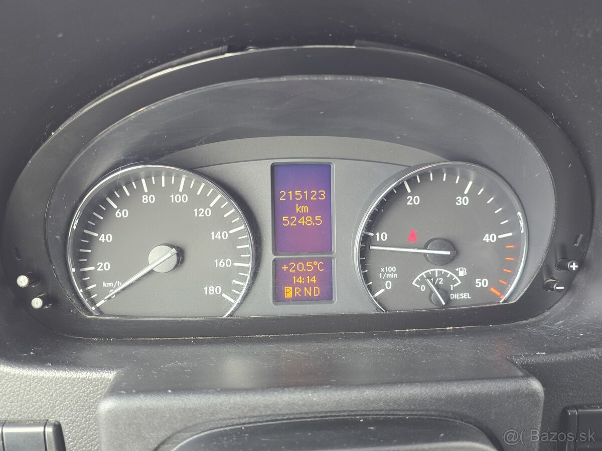 Mercedes-Benz Sprinter - 12