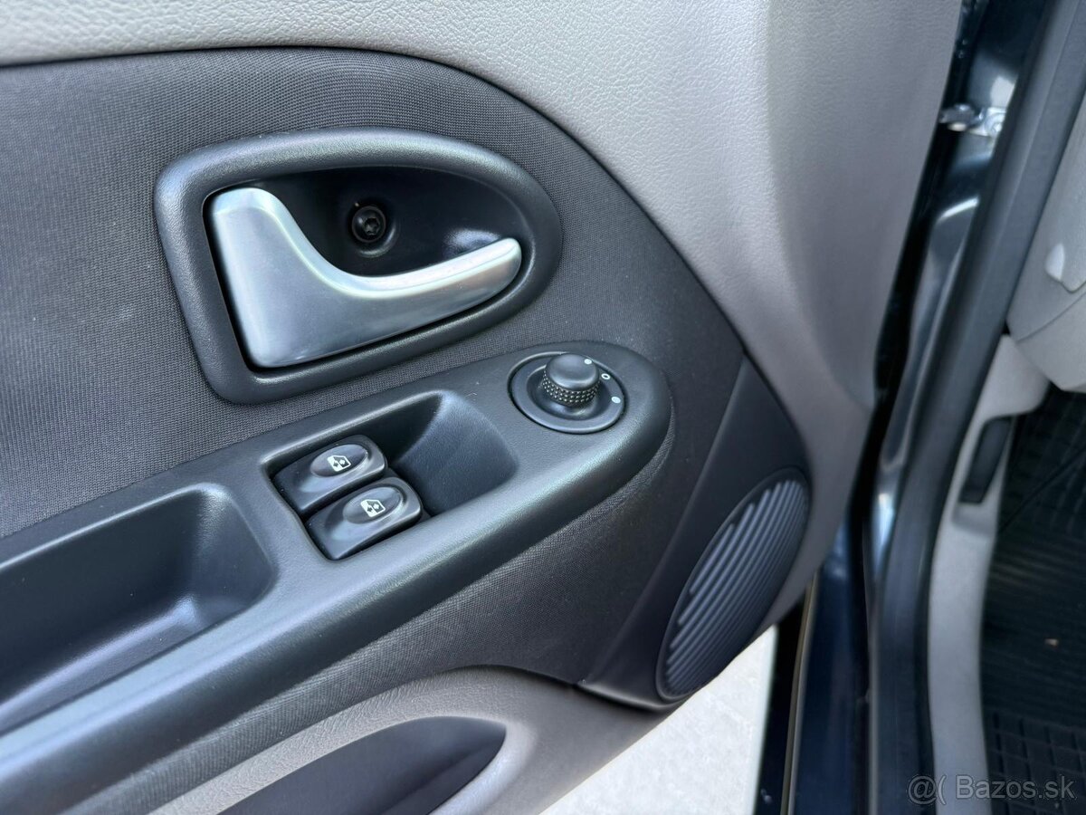 Renault Thalia 1.2 16v - 12