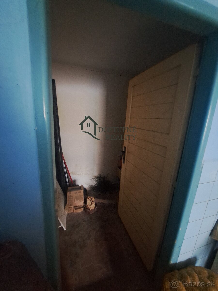 Na predaj rodinný dom-chalupa Sasinkovo len 10km od HC - 12