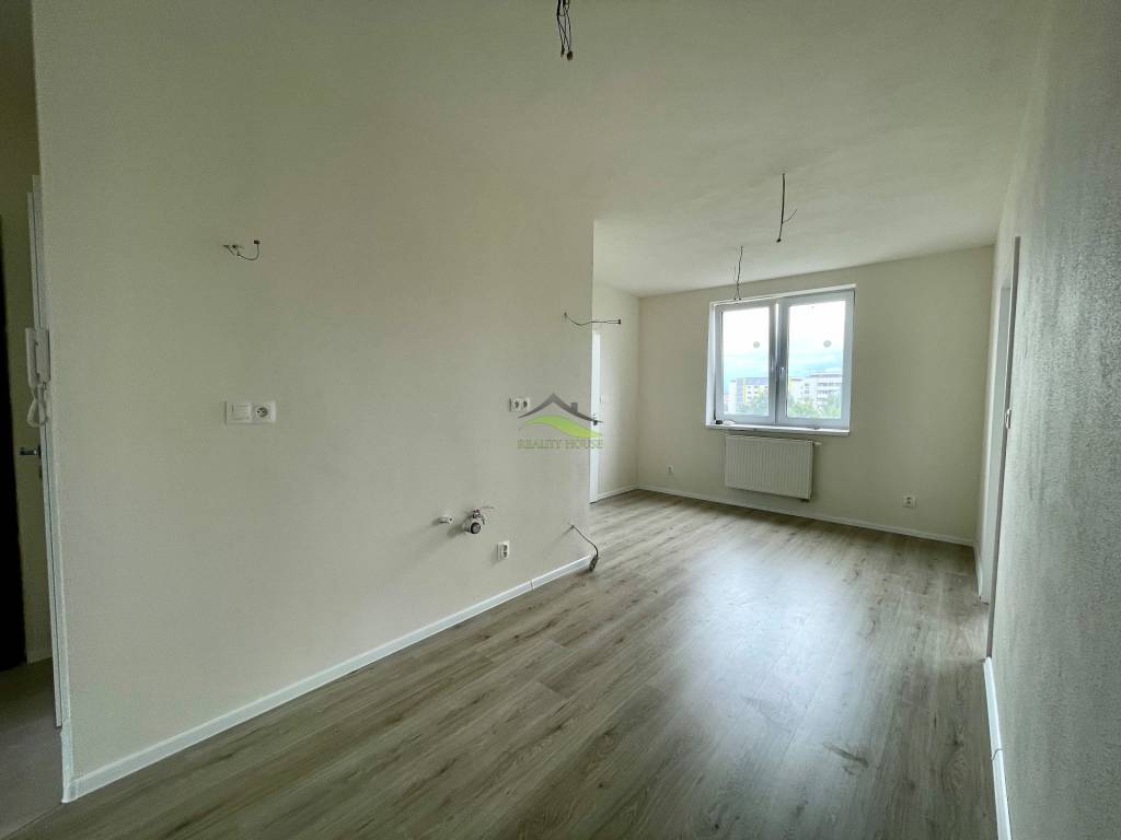 Novší 3 izbový priestranný byt - 75 m2 na sídlisku SNP - 12