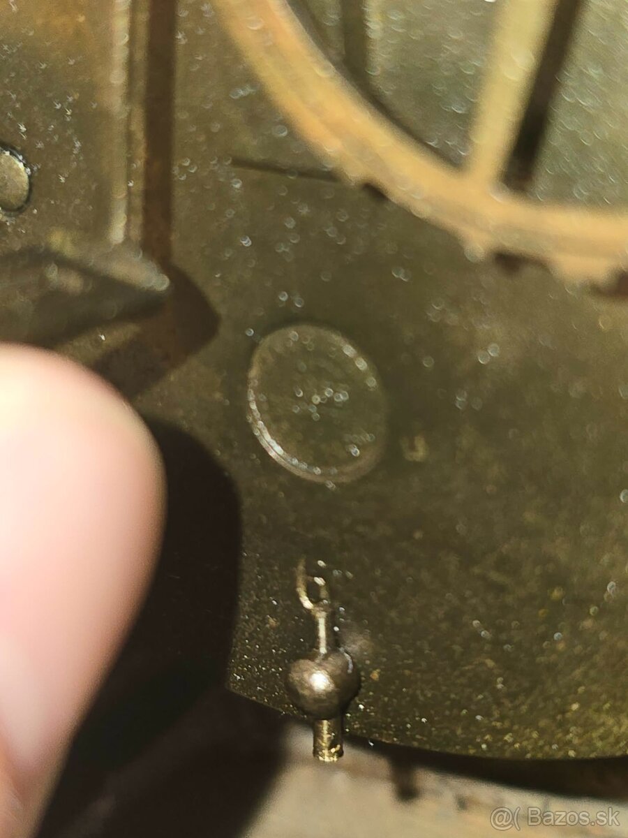 Krásne figurálne hodiny a svietniky - 12