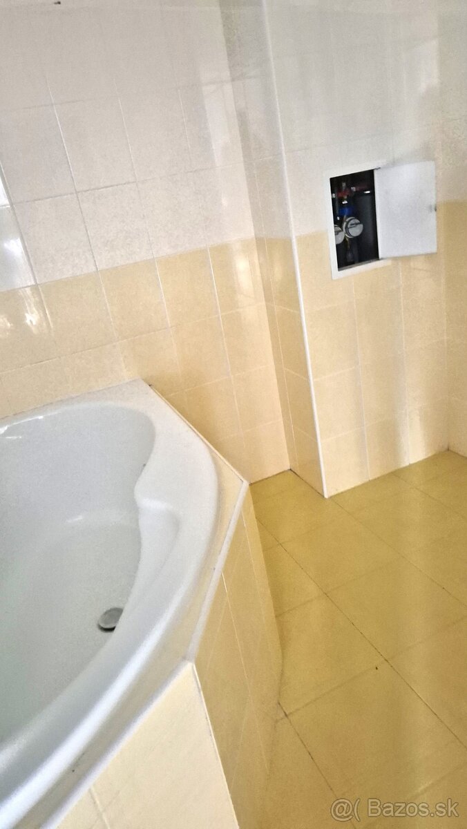 3 - izbový byt v strediskovej obci KURIMA - 12