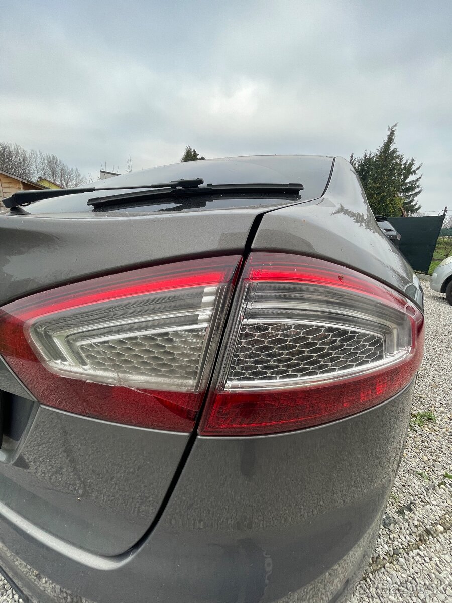 Ford Mondeo (2011) 2.0 TDCi Titanium Hatchback, 103kW - 12