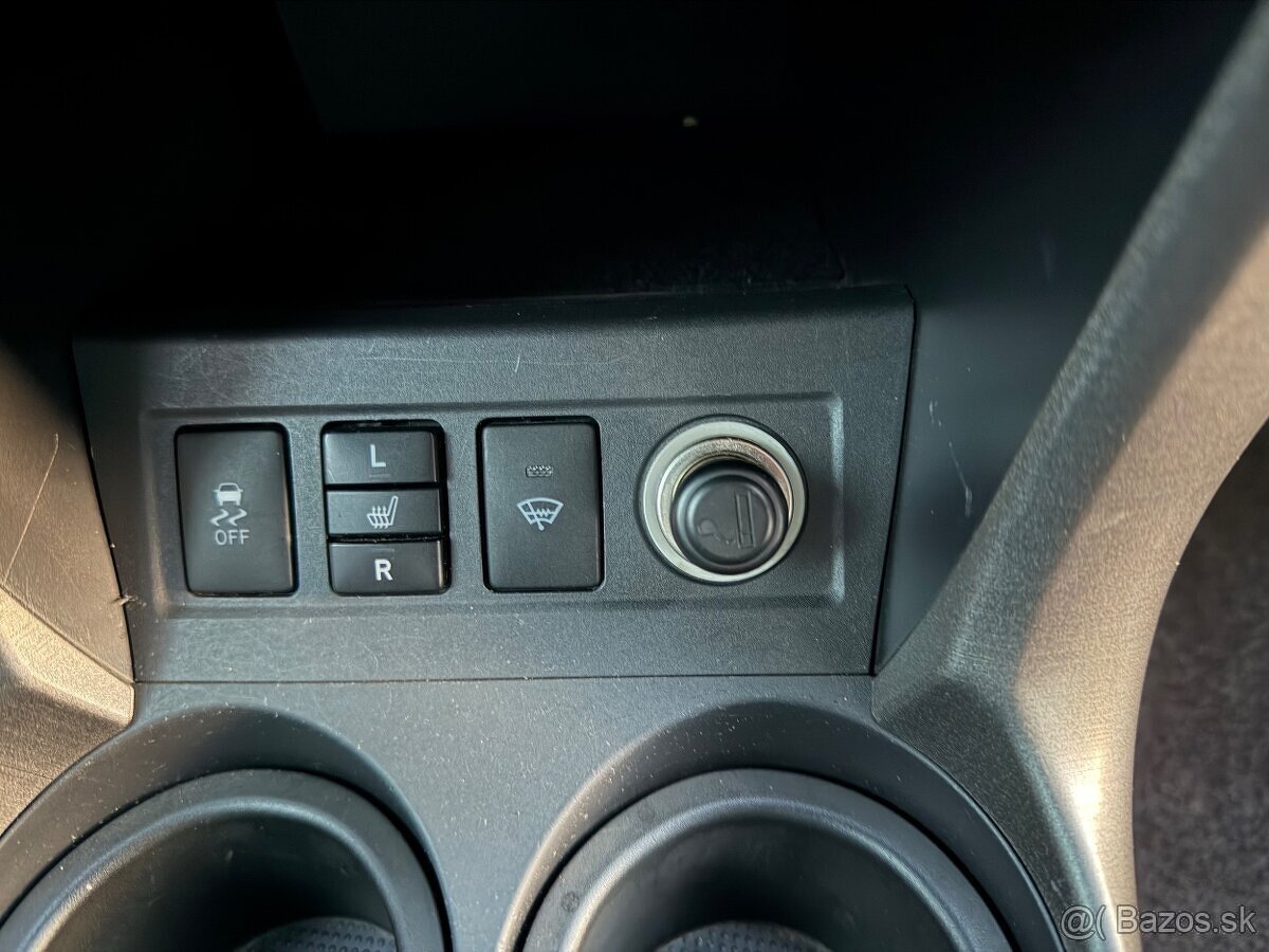 Toyota RAV4 SUV/Off-road 110kw Manuál - 12