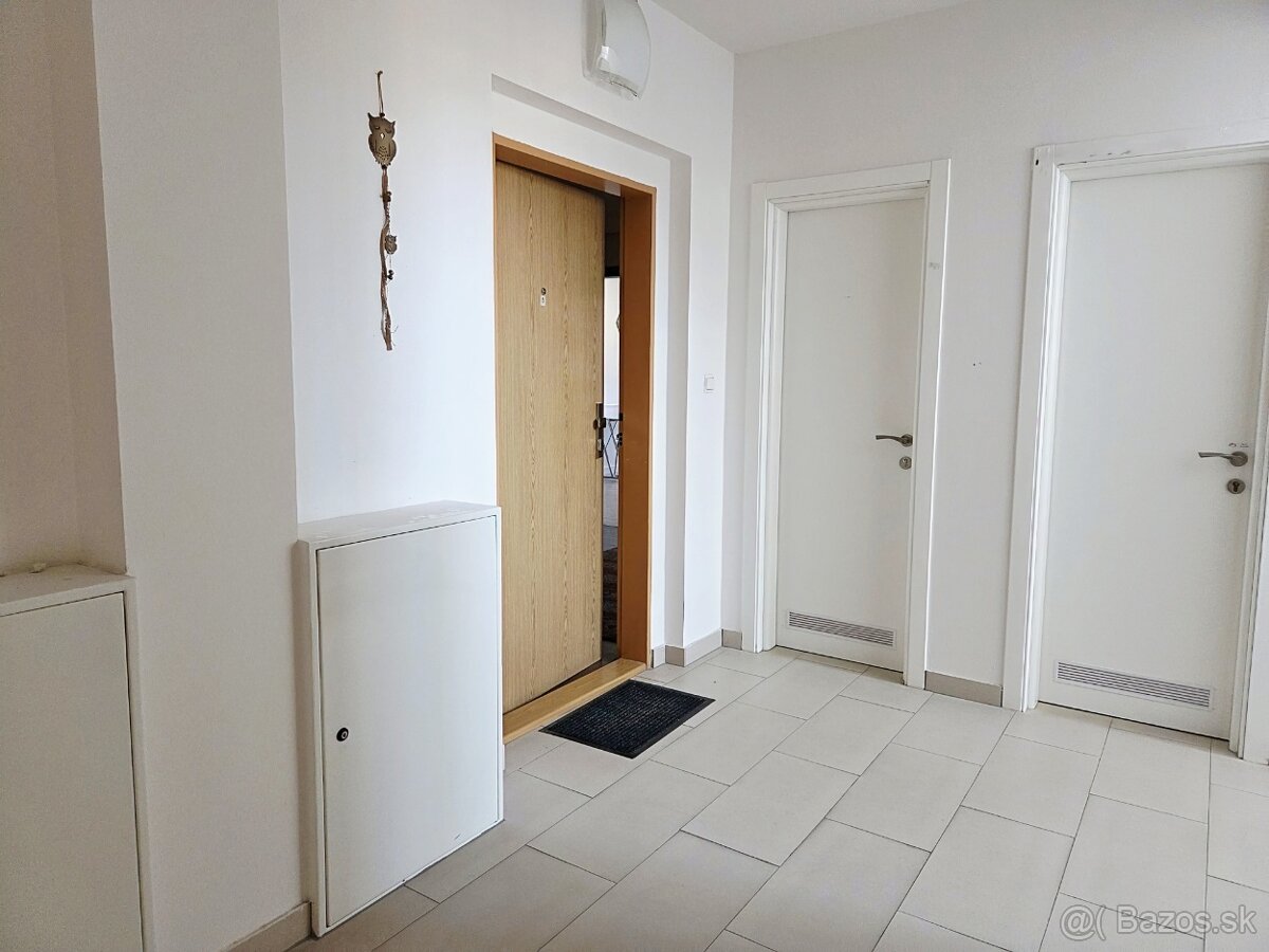 4i byt s terasou - 12