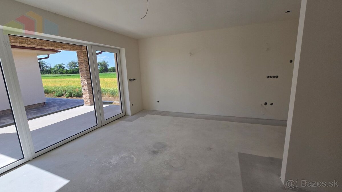 NOVOSTAVBA 4-IZBOVÉHO BUNGALOVU LEN 7 KM OD PIEŠŤAN – OBEC S - 12