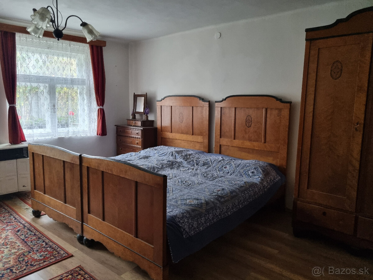 RODINNÝ a HOSŤOVSKÝ DOM,STODOLA a POZEMOK 2924m2 HRÁDOK-NMNV - 12