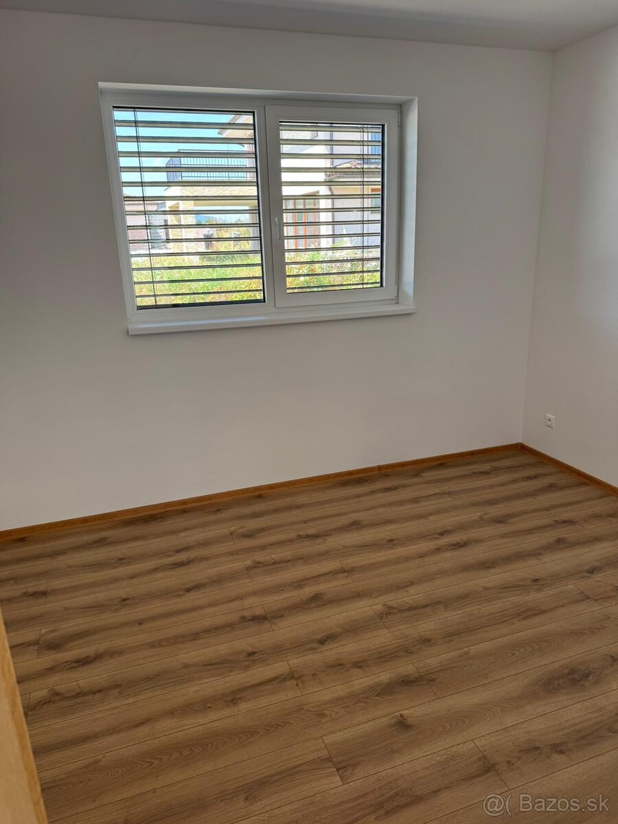 NOVOSTAVBA 4 IZBOVÉHO RODINNÉHO DOMU V ŠTANDARDE, A0+ - 12