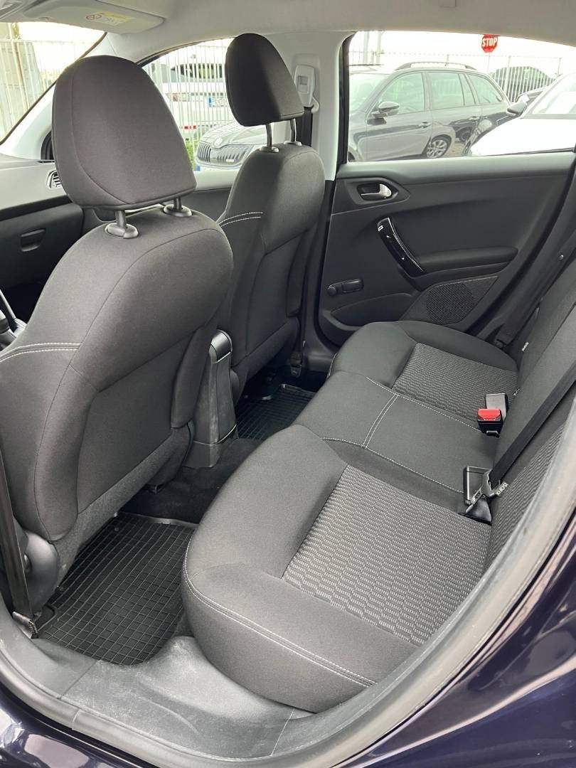 Peugeot 208 1.2 PureTech Active E6.2 - 12