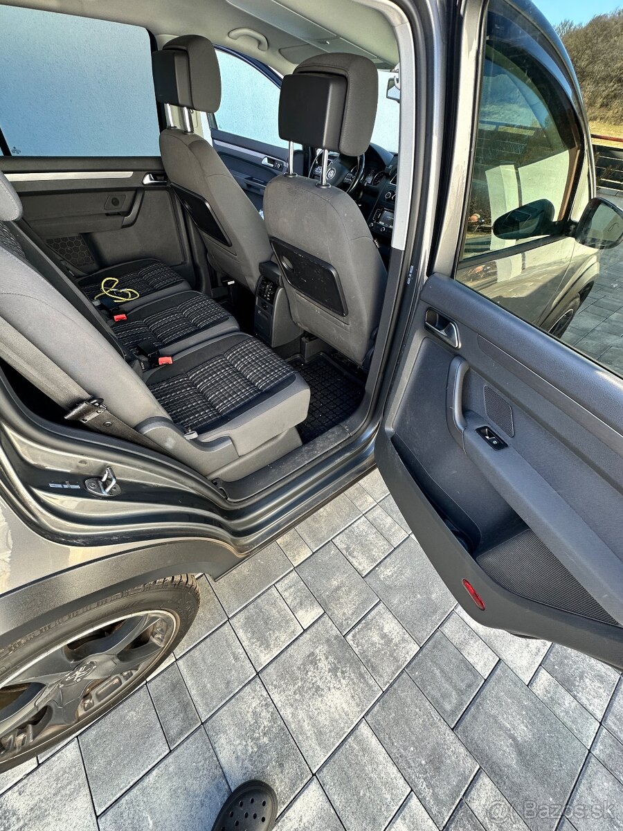 Volkswagen Touran Cross 2.0tdi - 12