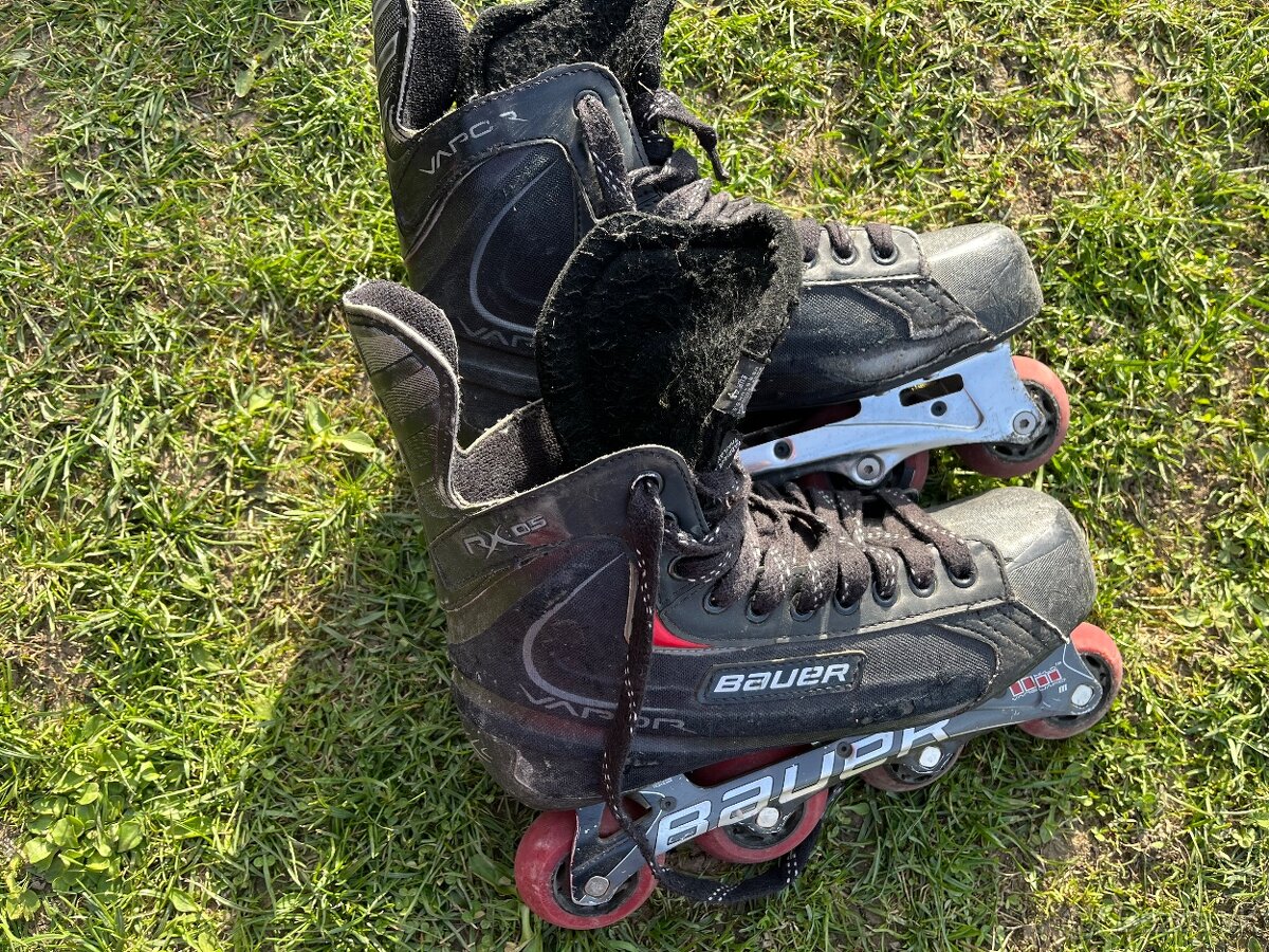 Korčule lyže, skateboard, prilby - 12