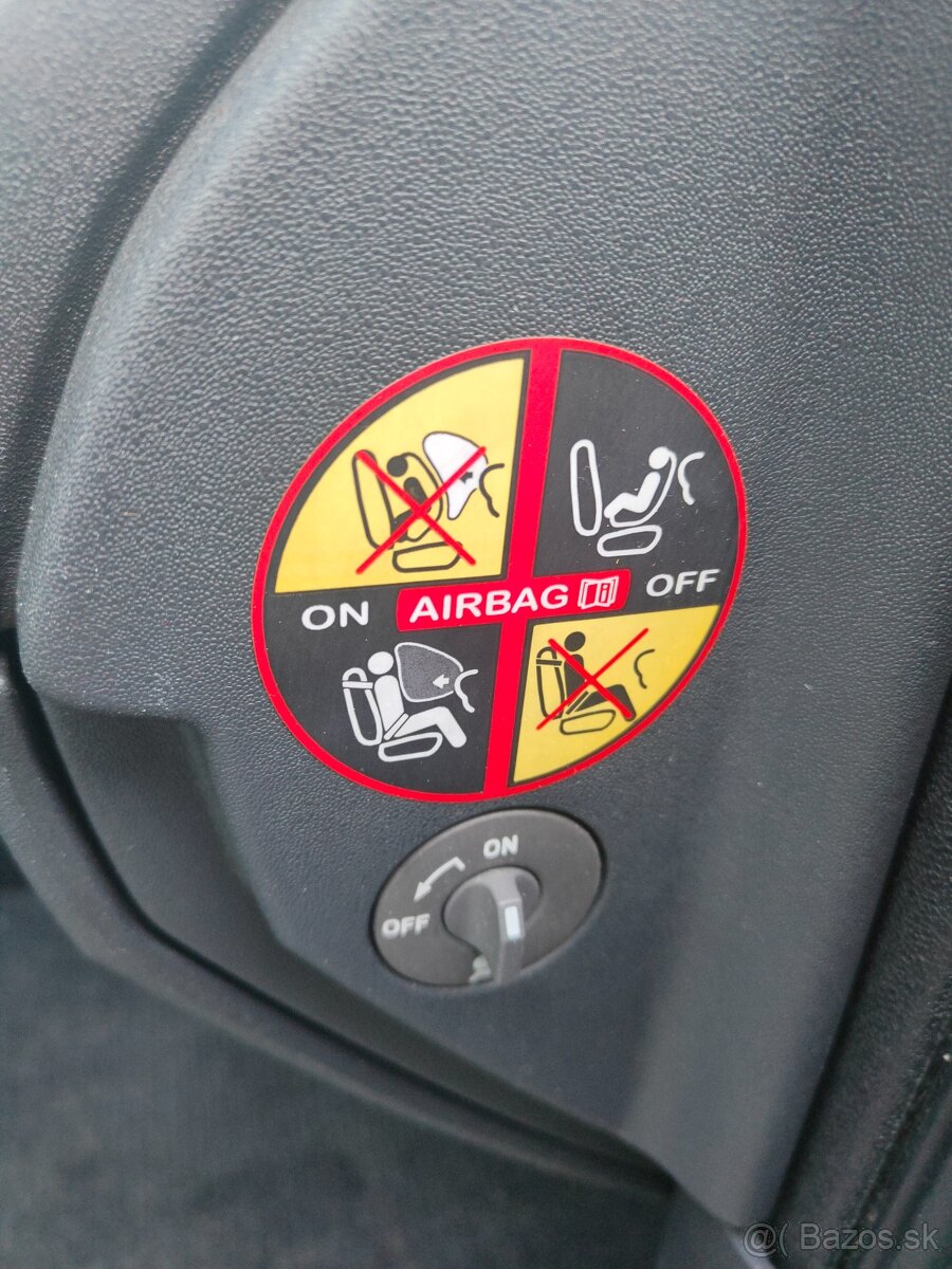 Renault Megane 2, 1.5DCI 63KW NOVÁ STK - 12