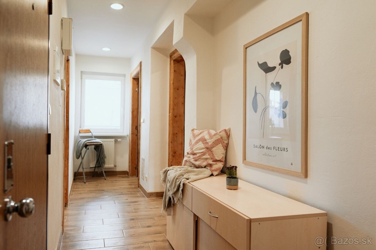 BYTOVÝ DOM - Topoľčany, Tovarnícka ul. - 12