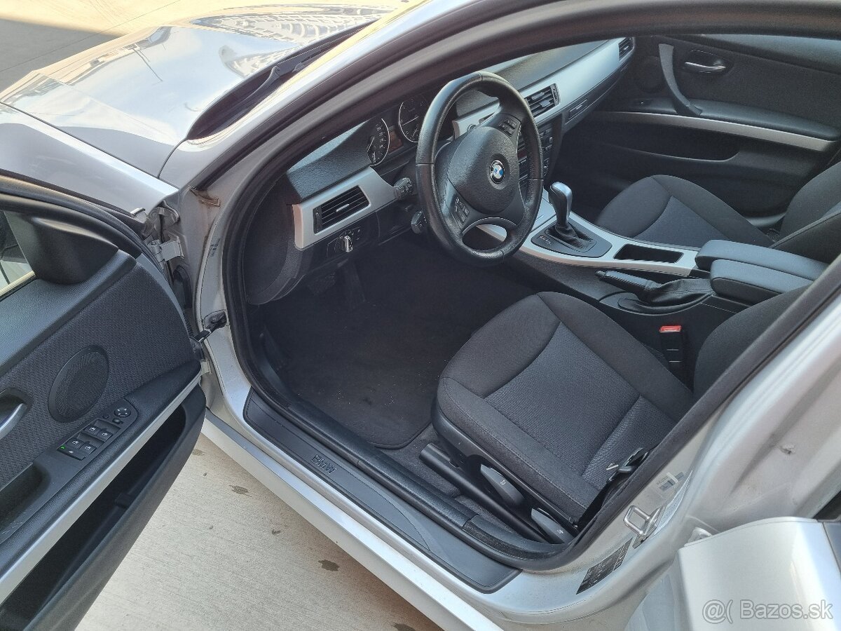 BMW e90 318d automat, xenon, šíber... - 12