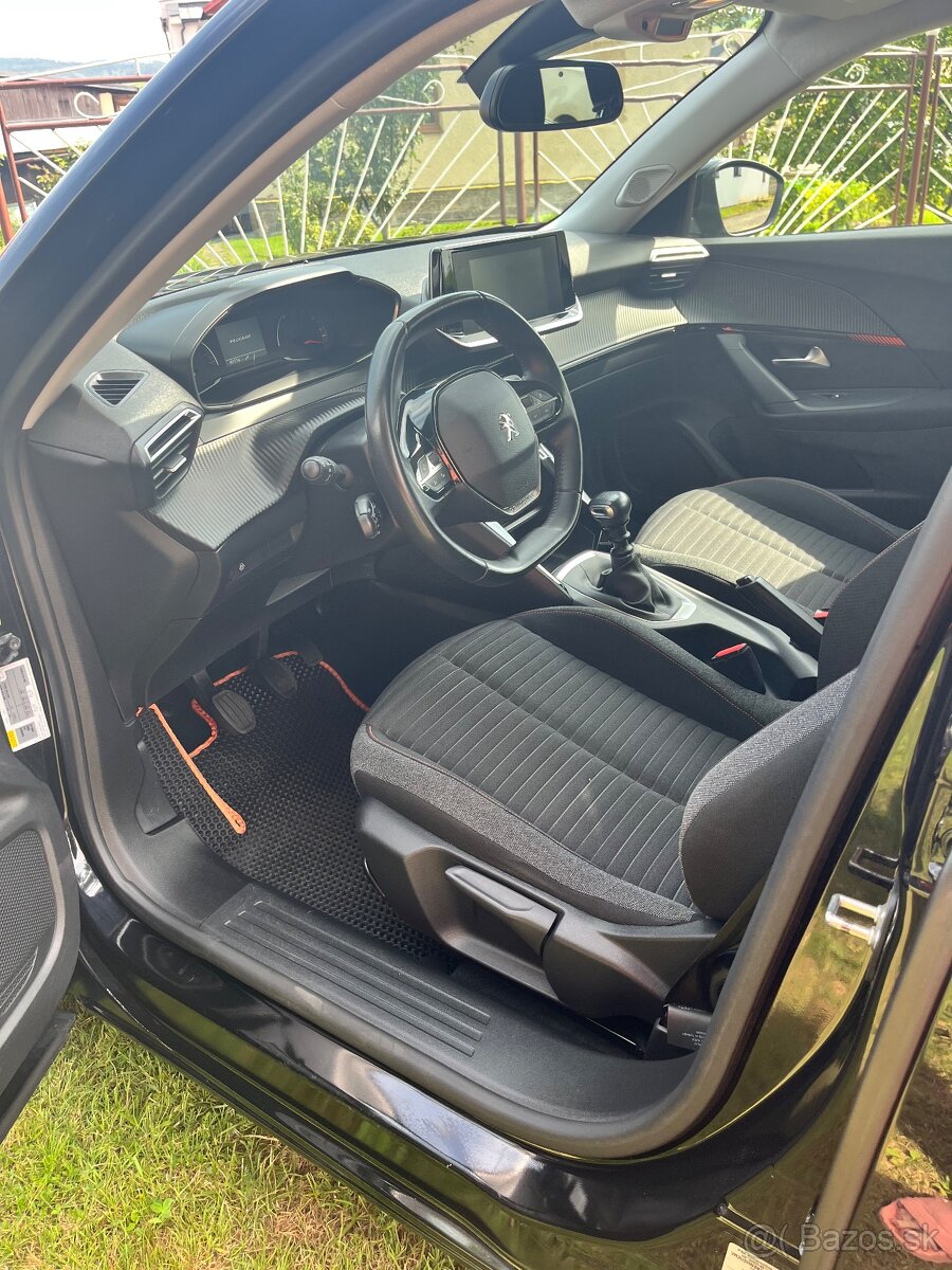 Peugeot 2008 - 12