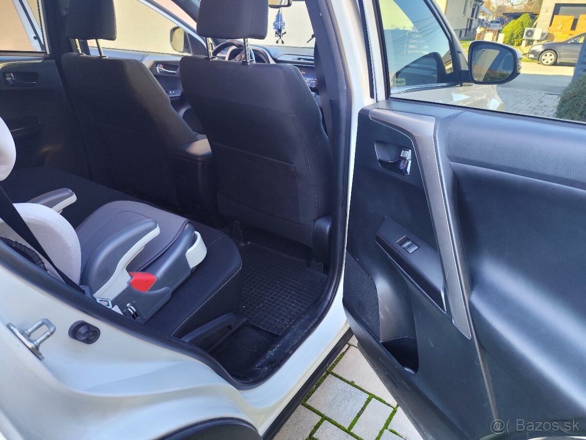 Toyota RAV4 2.0 diesel, 105kw, ročník 2017 - 12
