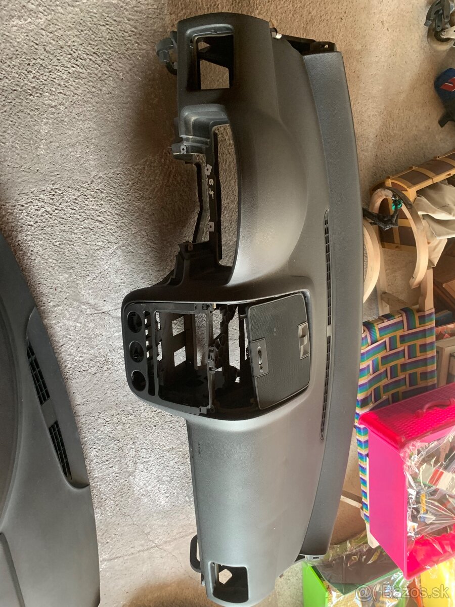 Predám súčiastky diely do vw golf5 combi 1,9 TDi - 12