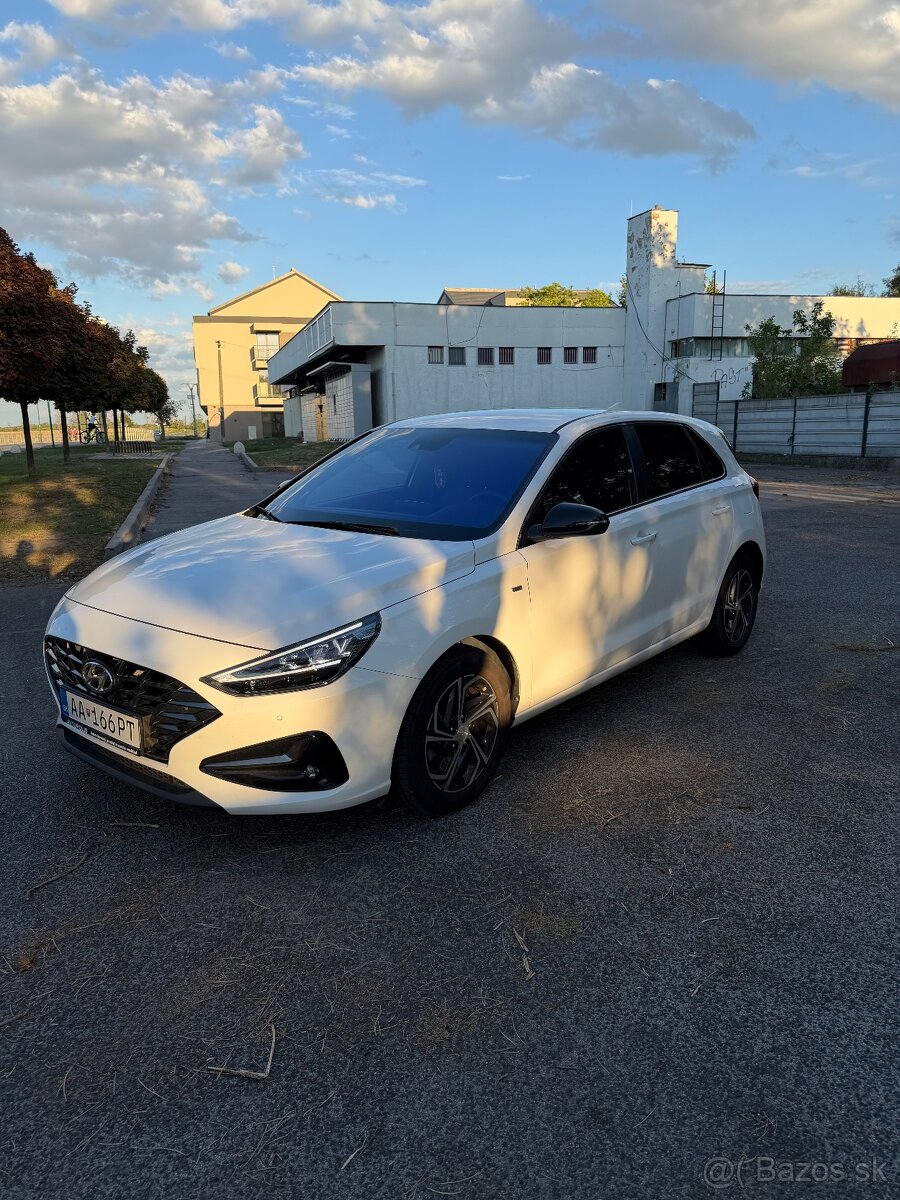 Hyundai i30 1.5 T-Gdi MHEV - 12