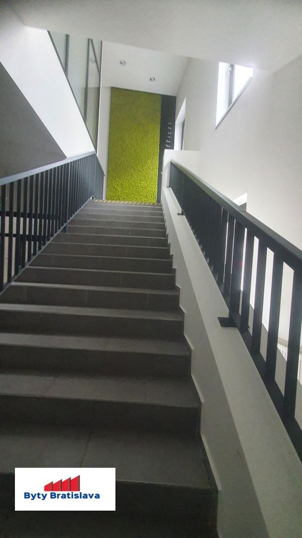 Prenajmem kancelárie pri Prezidentskom paláci, BA I - 12