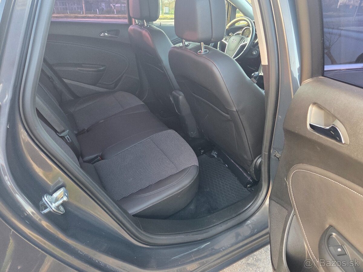 Opel Astra Sport Tourer ST 1.7 CDTI ECOTEC Active/drive - 12