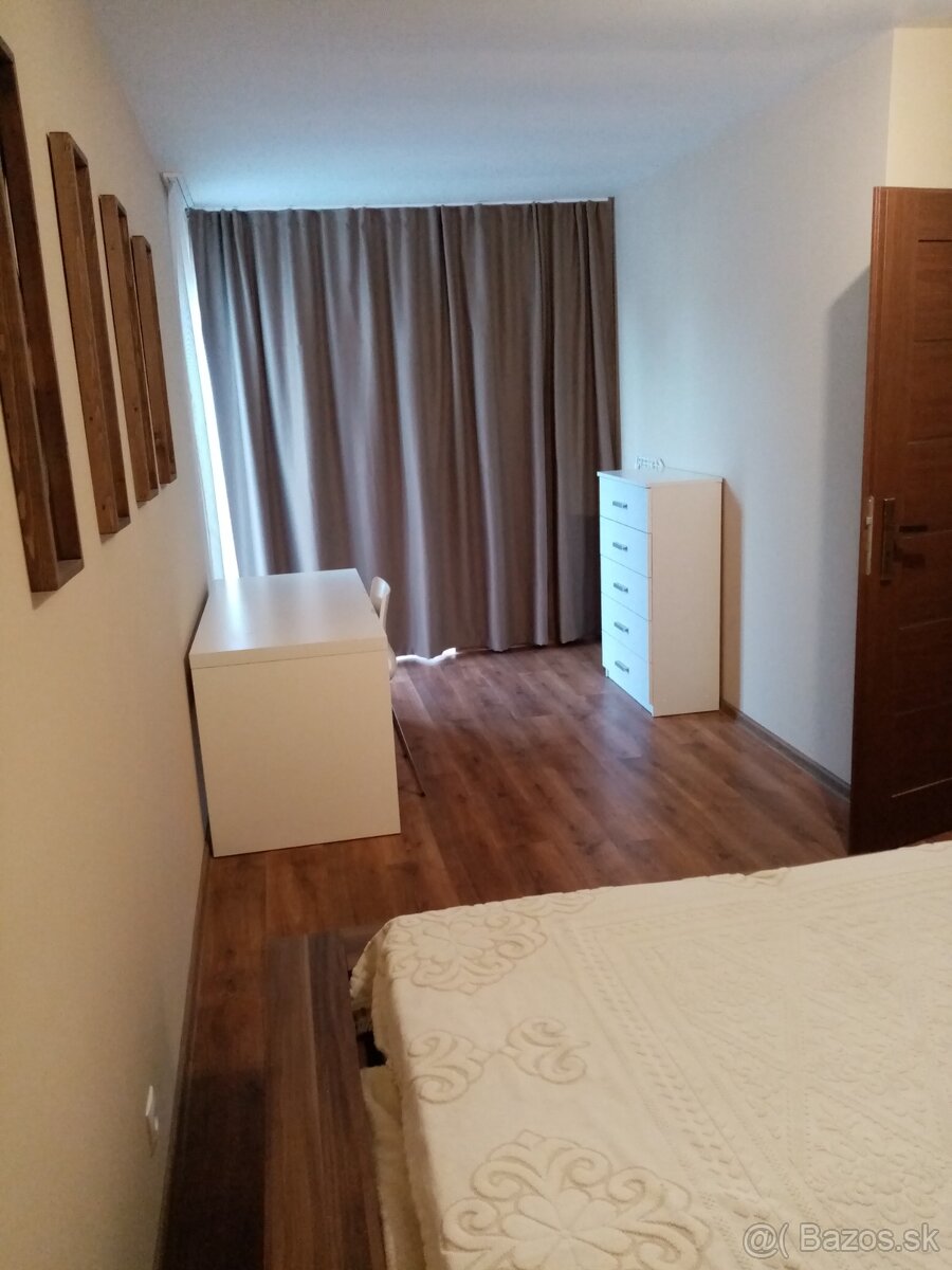 Prenájom 2-izboveho bytu v rodinnom dome s garážou - 12