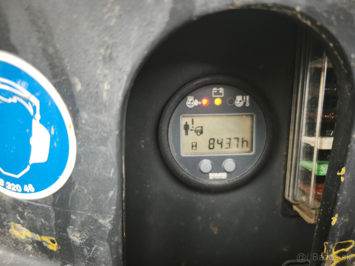 Vibracny valec. Jezkovy valec Bomag BMP 8500 rv2011 850m.h - 12