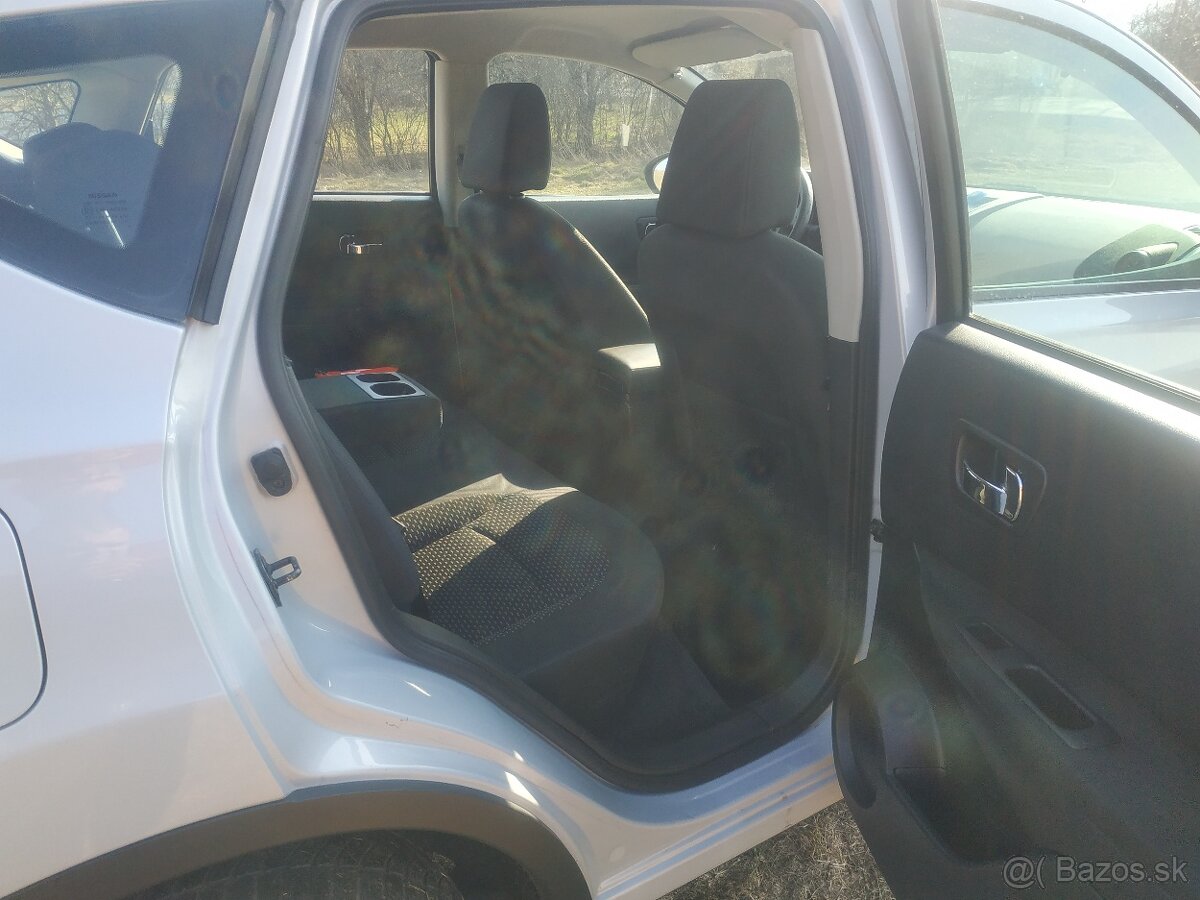 Nissan Qashqai - 12