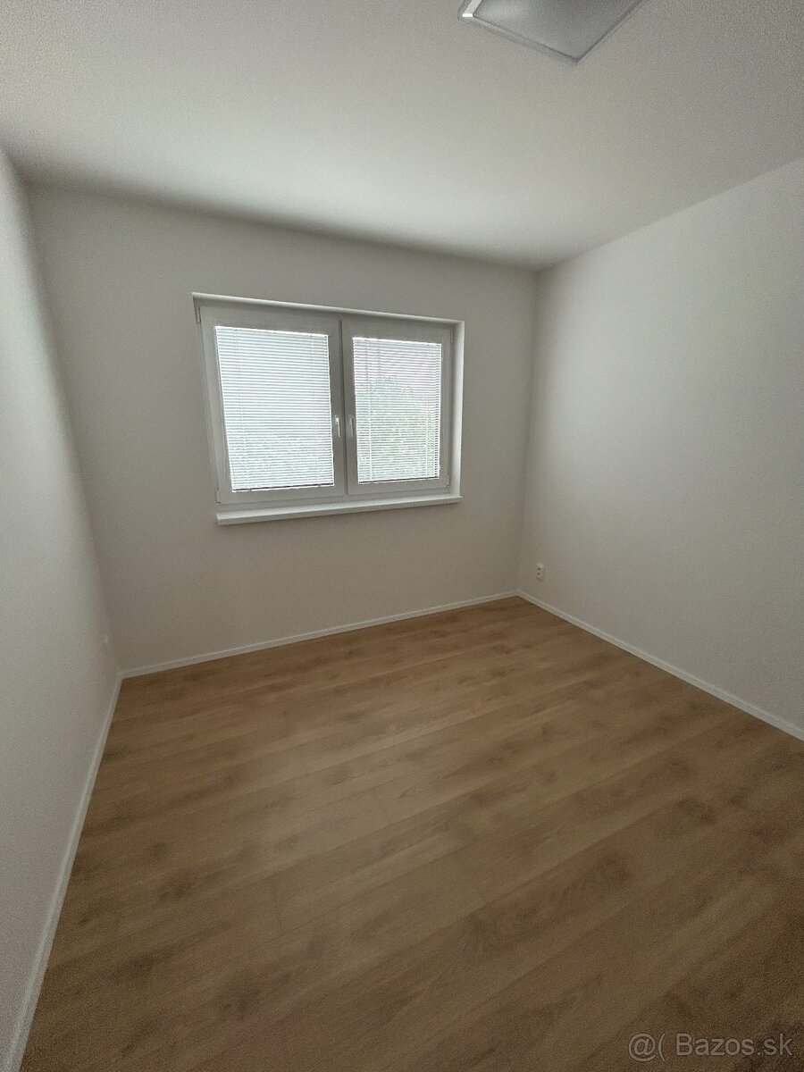 4 izbový rodinný dom na prenájom Sucany/hradiska - 12