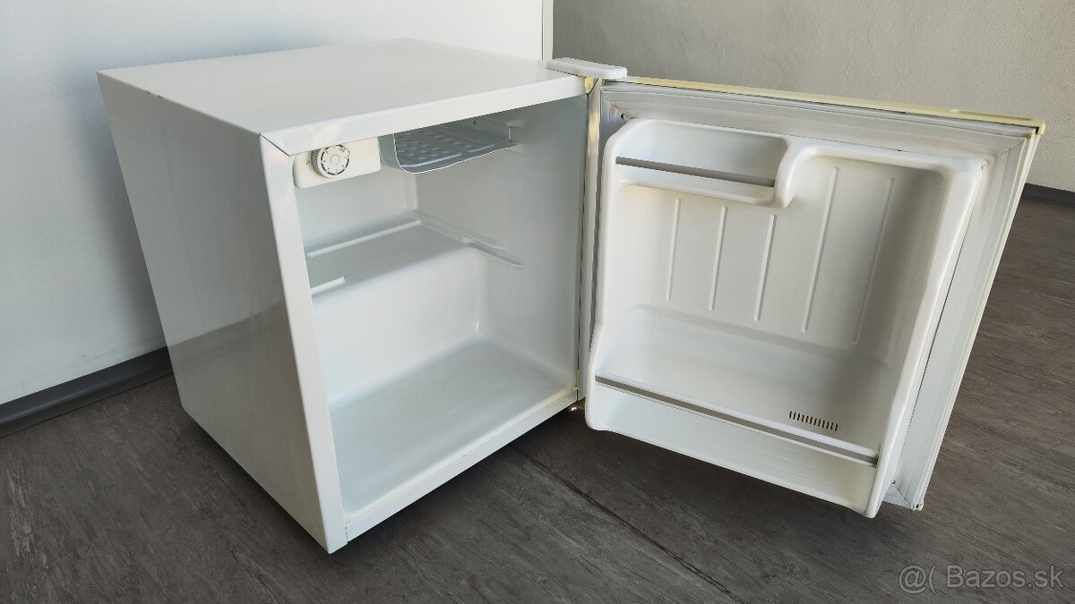 Mini chladnička Daewoo FR-061 - 12