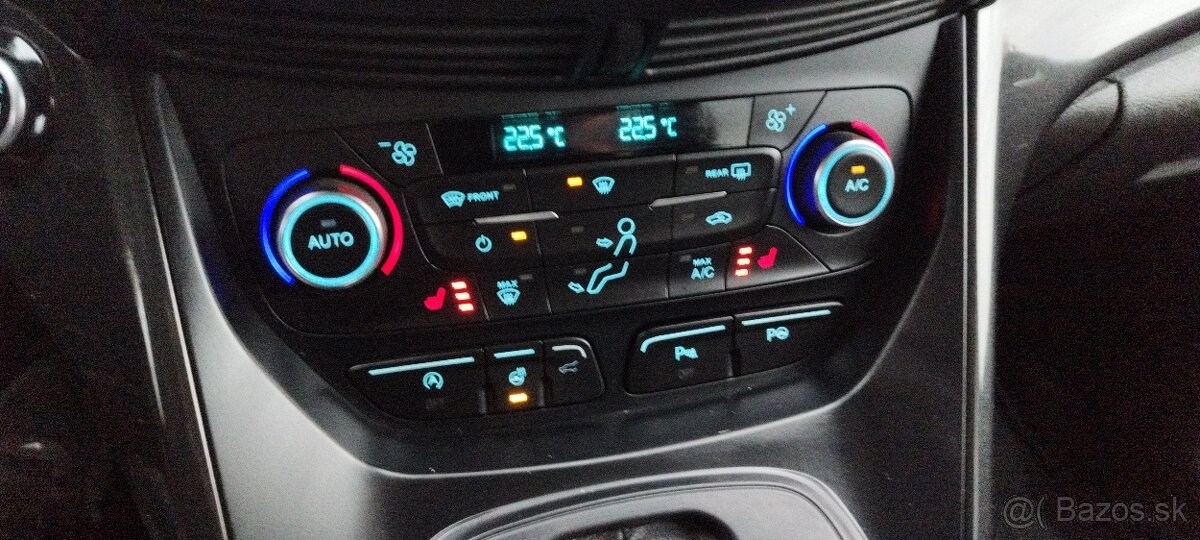 Ford kuga 2,0 TDCI,, Titanium+ ,,4X4,, AUTOMAT. 2020 rok - 12