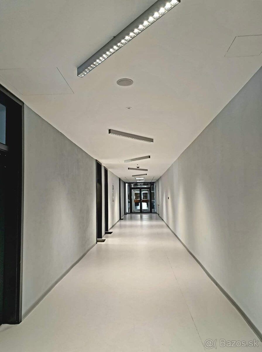 Prenájom reprezentatívnych kancelárskych priestorov v PP - 12