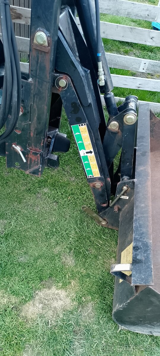 Predam malotraktor kubota l2202dt 4x4 - 12