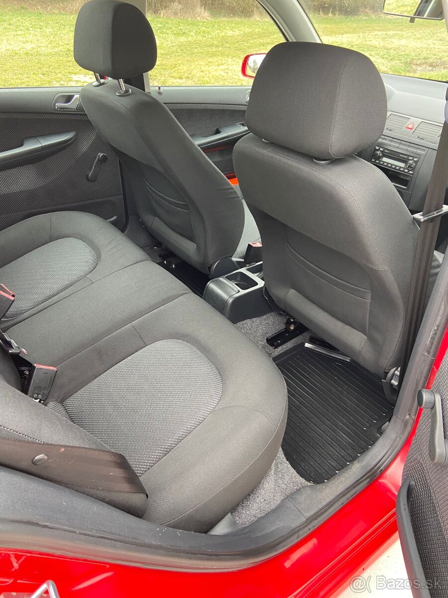 Škoda Fábia 1.2htp benzín 12V, klíma - 12
